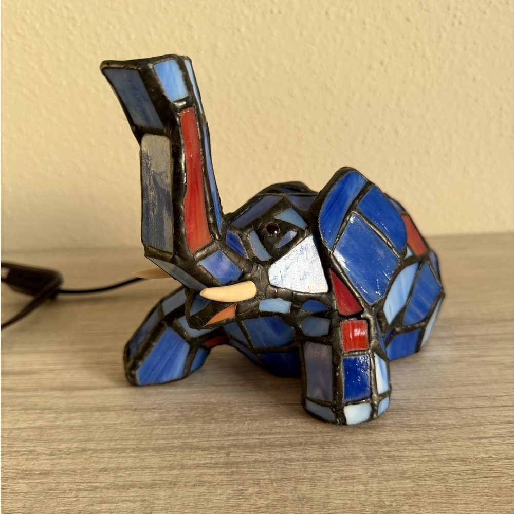 Vintage Elephant Table Lamp Tiffany Style Stained Glass Blue Desk Night Light - Picture 15 of 16
